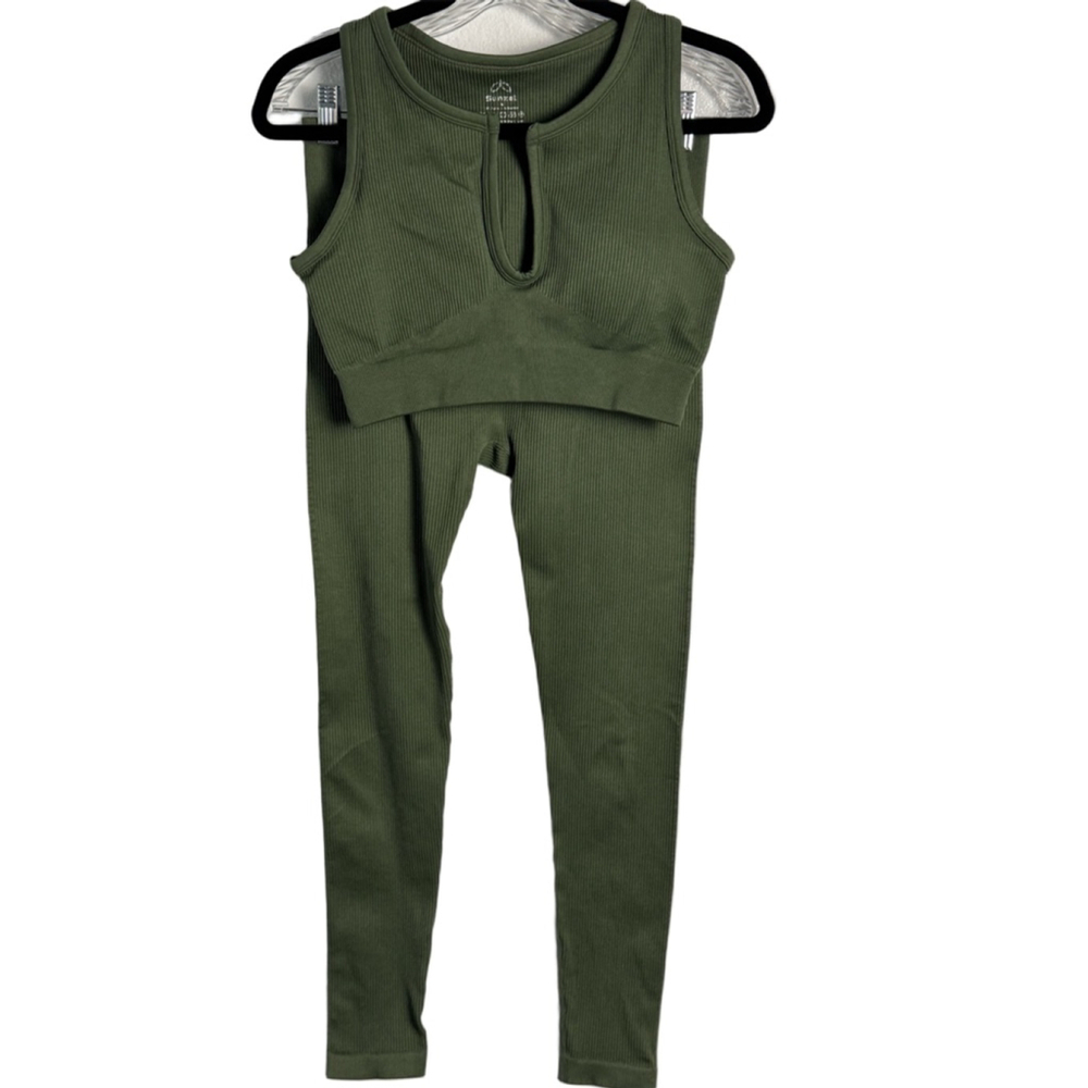 Sunzel Olive Green Seamless Ribbed Leggings workout outfit Set size Medium